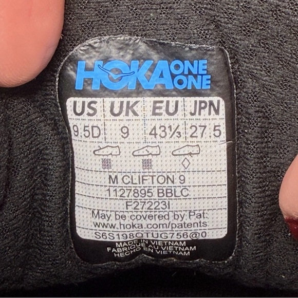 HOKA Clifton 9 Men’s 9.5 D Black Running Shoe Sneaker Lightweight - Picture 2 of 16